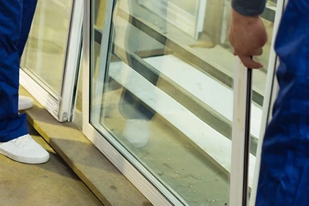 Commercial Glass Repair Technician in Naperville, Illinois